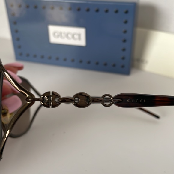 Authentic Gucci Sunglasses. - Picture 12 of 16